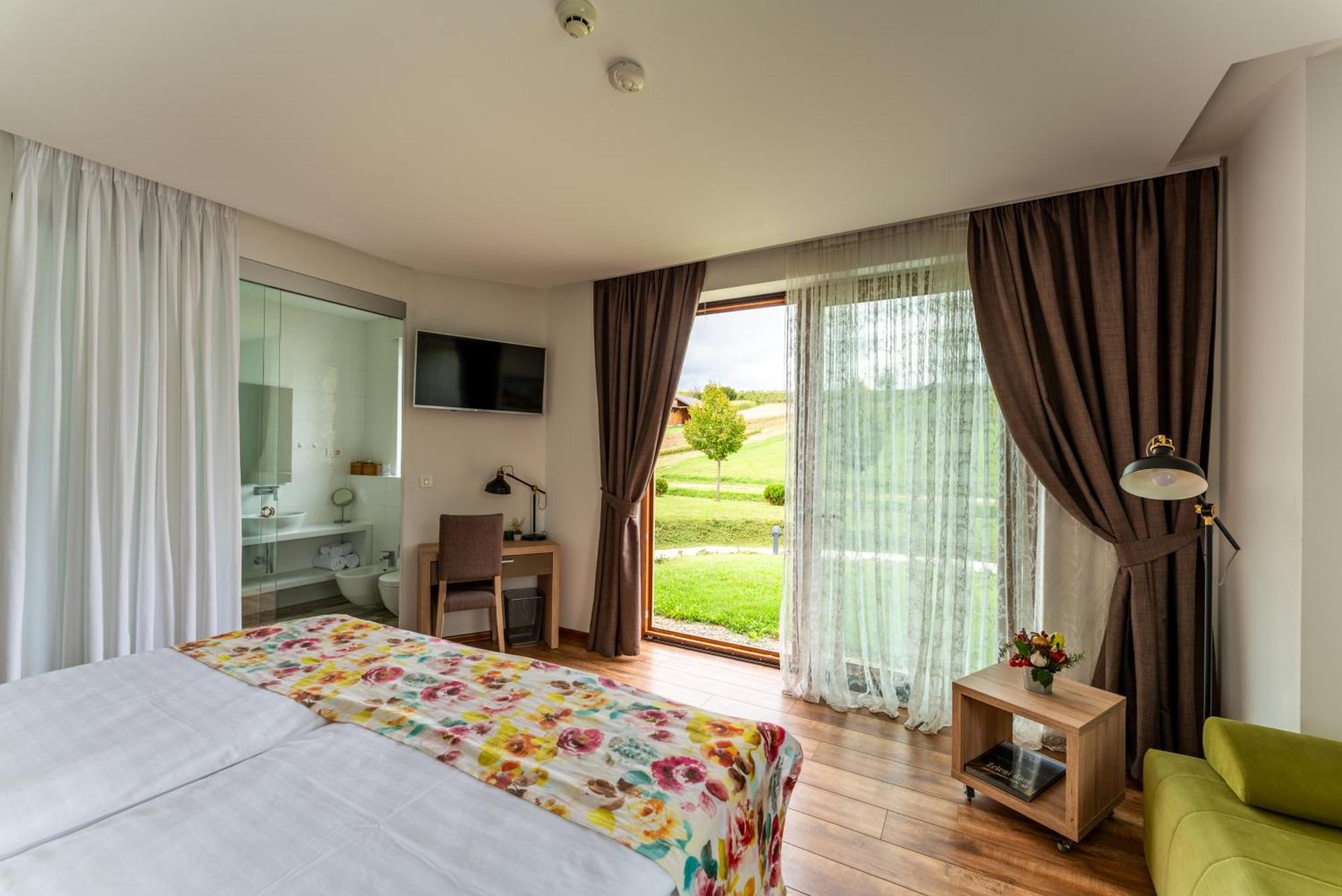 Bed&Breakfast Vinarija Coner Бьеловар Экстерьер фото