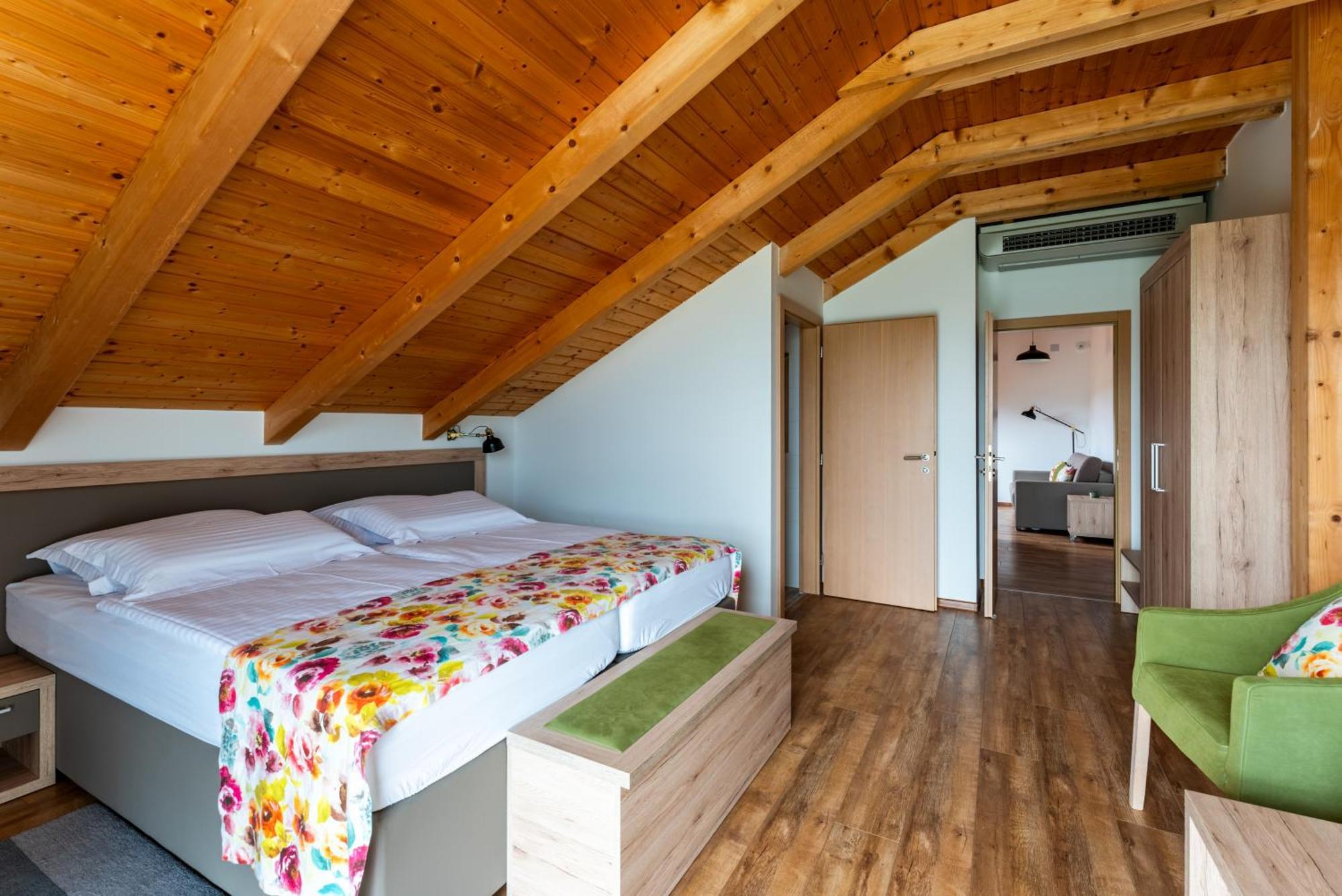 Bed&Breakfast Vinarija Coner Бьеловар Номер фото