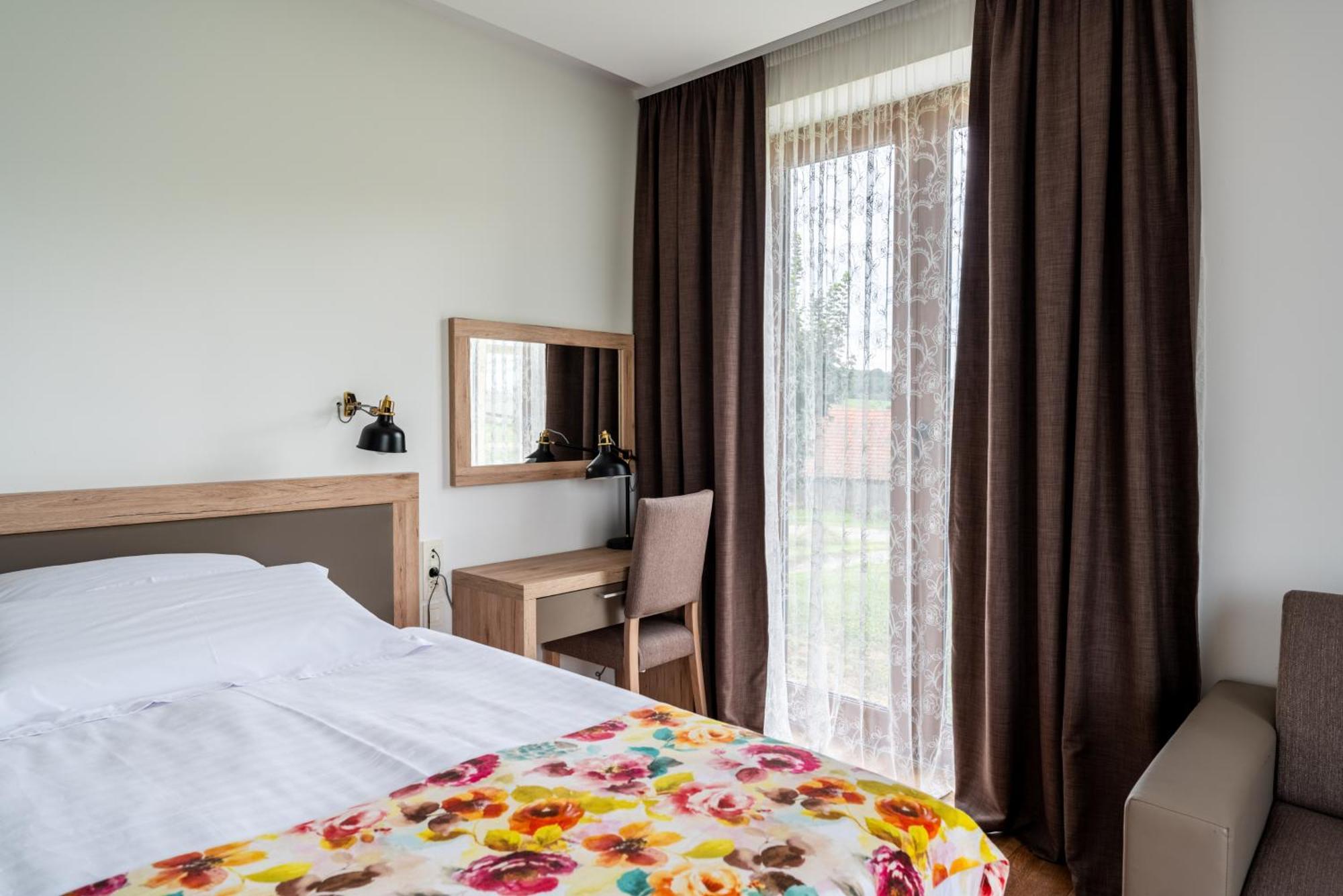 Bed&Breakfast Vinarija Coner Бьеловар Экстерьер фото